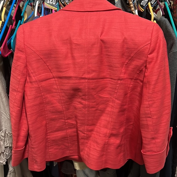 Beautiful Anne Klein red blazer jacket - Picture 3 of 3